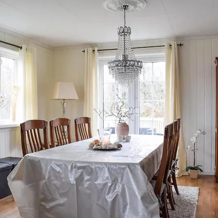 Ferienhaus Beautiful In With Wifi And 3 Bedrooms *