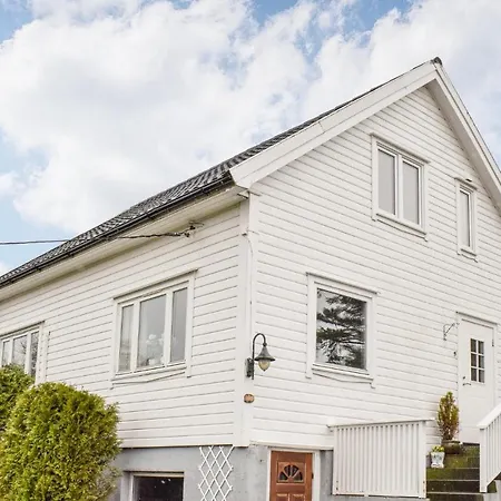 Beautiful In With Wifi And 3 Bedrooms Ferienhaus Sandve