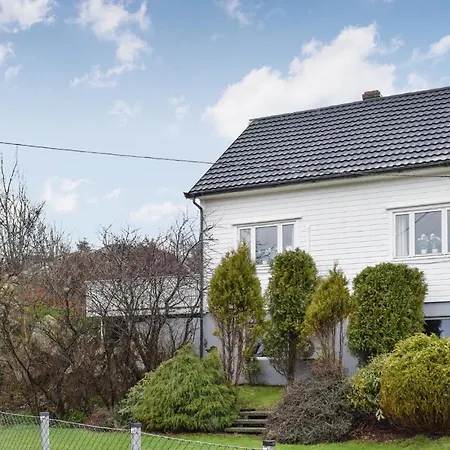 Ferienhaus Beautiful In With Wifi And 3 Bedrooms Sandve